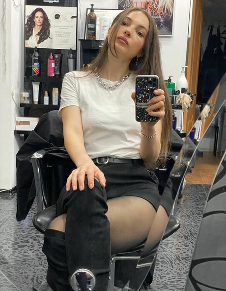 Sunshine13_ pornographic star image