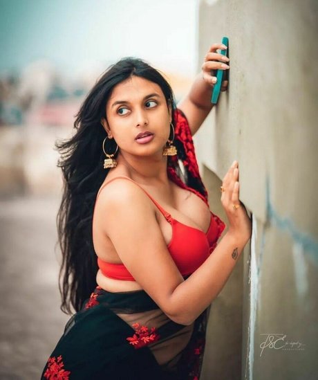 Yajna Seni model perfect images