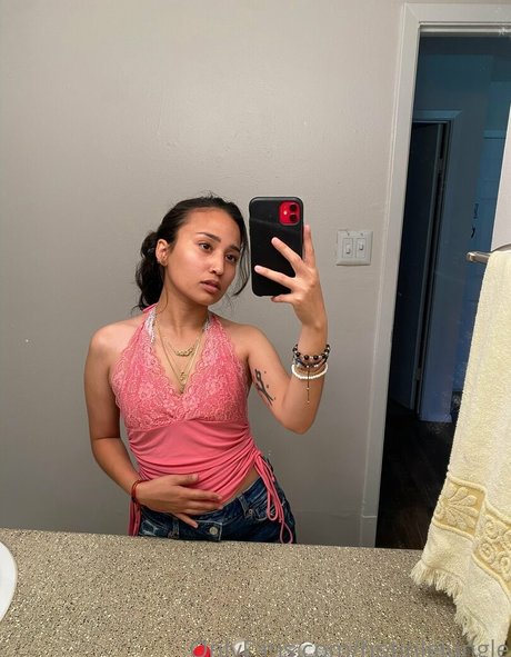 hotinlejungle perfect model picture