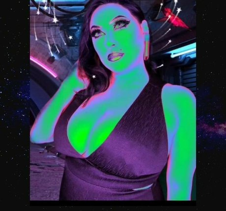 TechNoirCandy adult model pictures