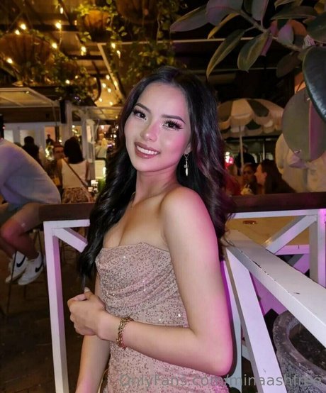 minaashfree model adult pics