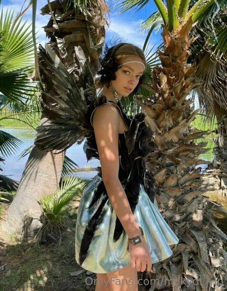 milkydi vip erotic star img