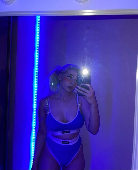 Sveta Sollar star adult pic