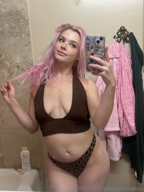 cgetsnakey pretty actress gallery