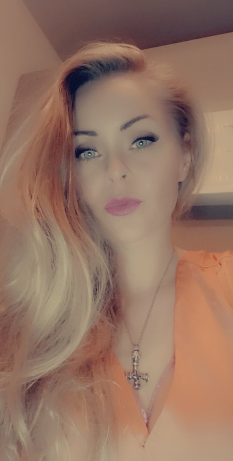 Viking Goddess model naked photo