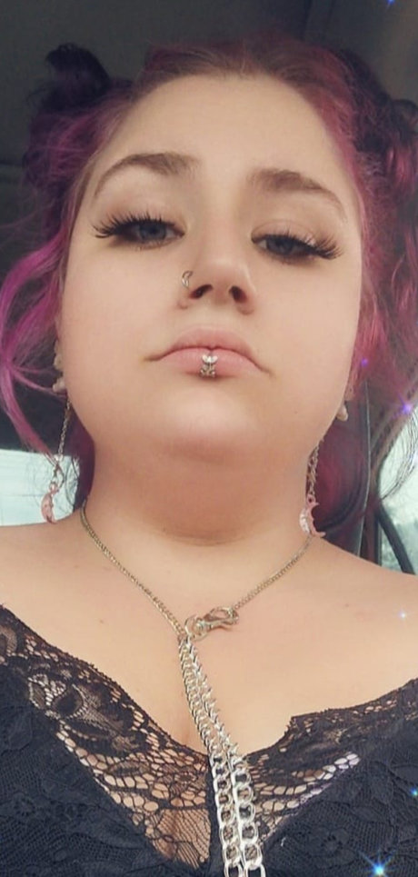 Strawberrii77 free actress pic