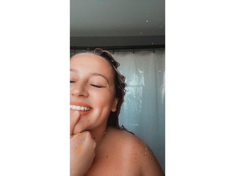 Samantha Reese exclusive star gallery