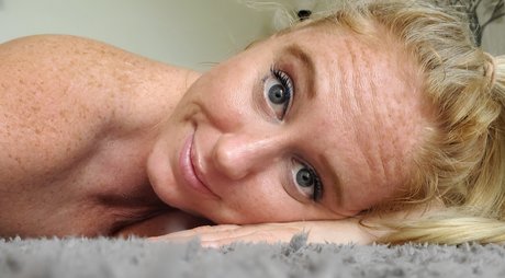Rebecca Sue pornstar image