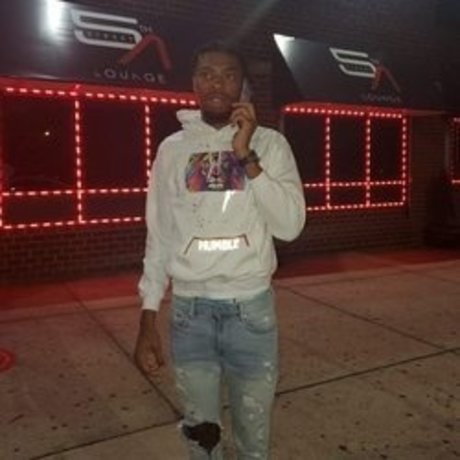 Money Staxx_ xxx model image