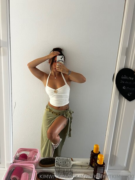 Kim VIDEO CALLS art model gallery