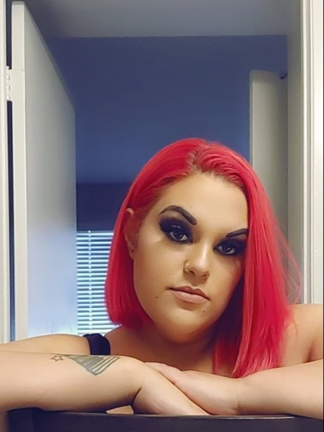 Olivia flores hot star img