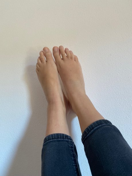 FeetFragolina model nice photos