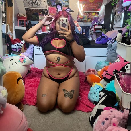 OMG Kitty_ nudes model pic
