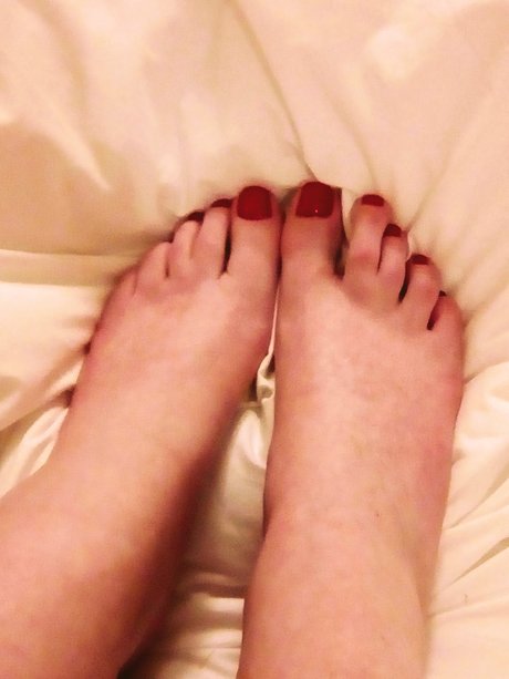 Fififeet nude pornstar pic