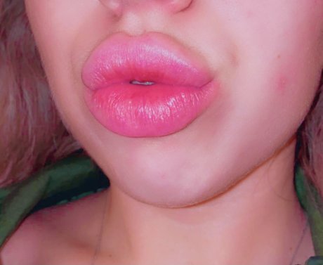 BigLips free model img