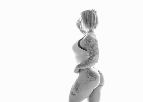 Amanda J nudes star galleries