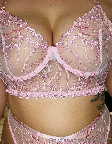 bootyl22 nudes star image