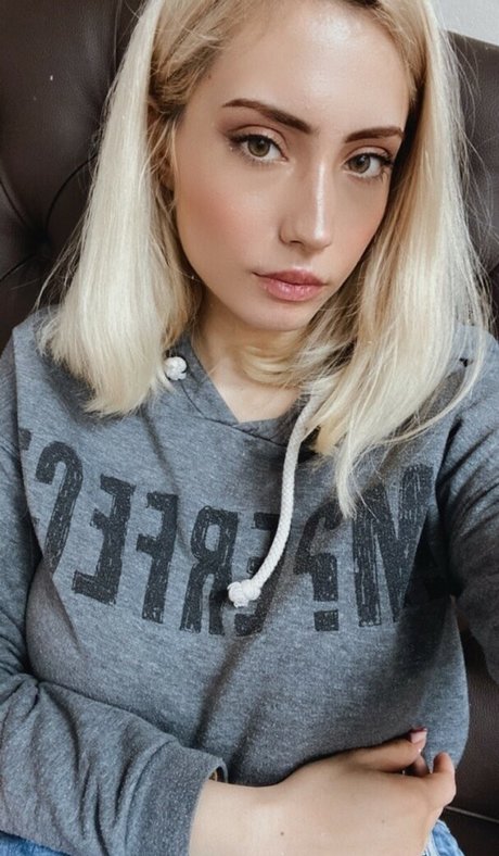 tall milf onlyfans free nude picture