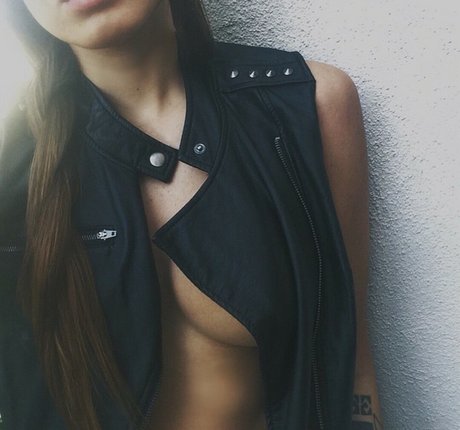 Khalyla Kuhn nude star pic