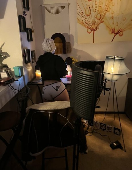 asian blonde onlyfans porn image