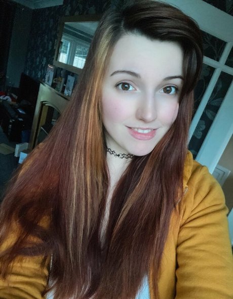 Gamming Bunny star naked photo