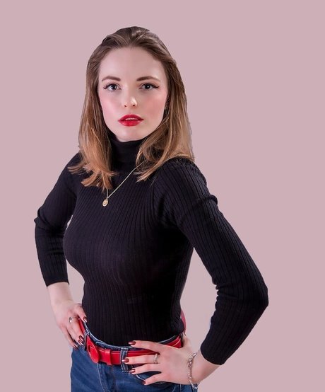 Ellie Littlechild erotic model gallery