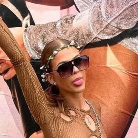 hollyerinx pretty model pics