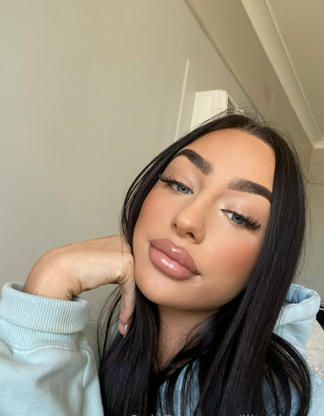 liltashmae hot actress img