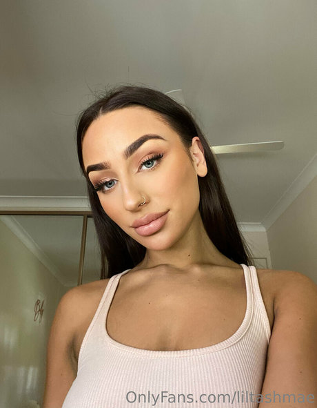 liltashmae high quality pornstar photos