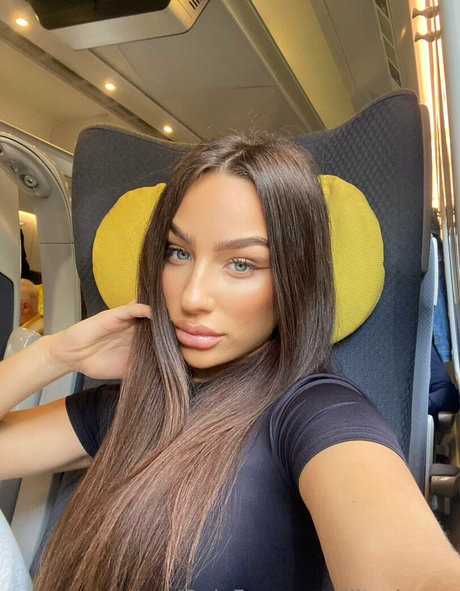 liltashmae perfect actress images