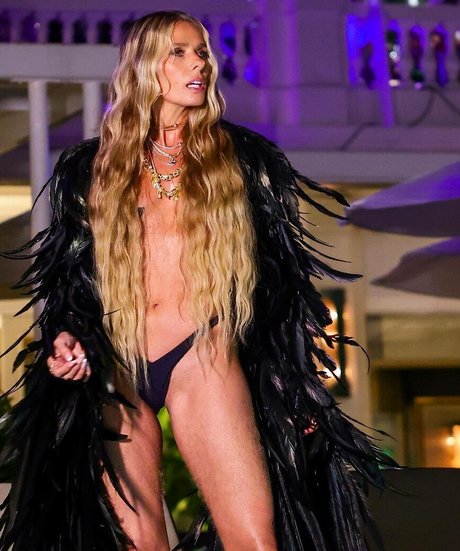 Adriane Galisteu beautiful pornstar picture