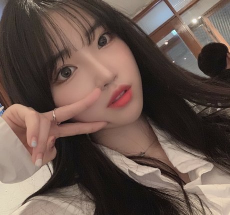 Se Yeon star beautiful img