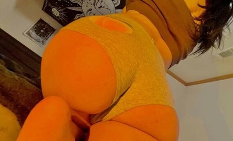 Hangrape model nudes pics