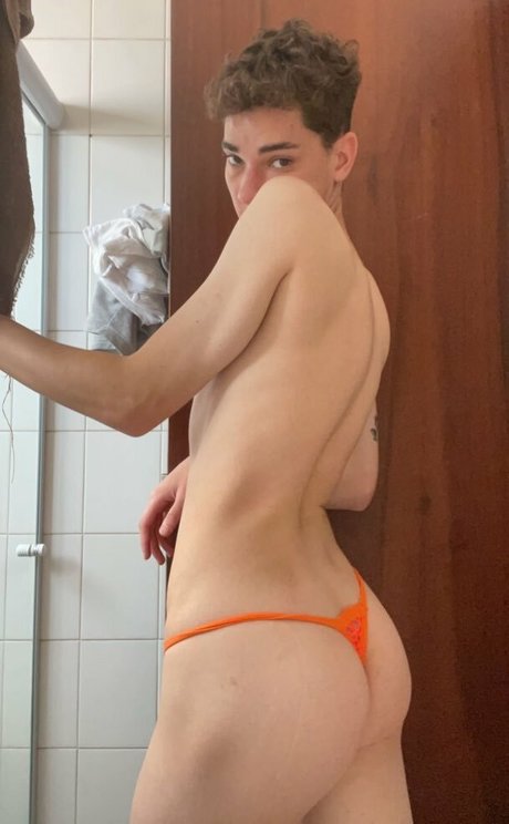 Femboyzx_ pretty model photos