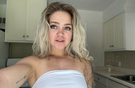 Caseylynnn r hd pornstar photo