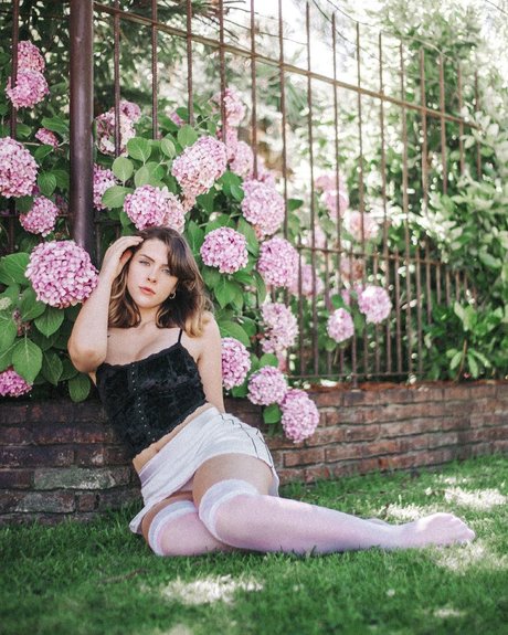 Olivia Herdt model erotic photos