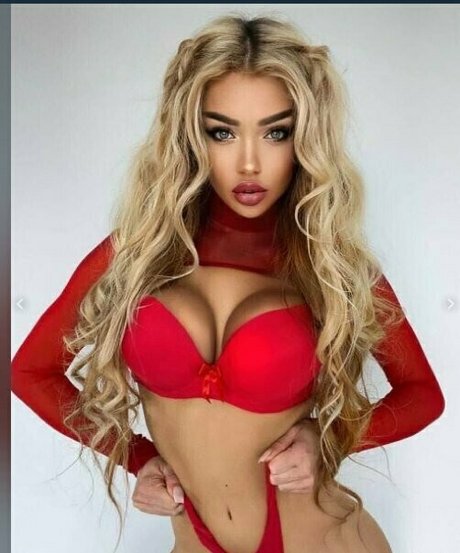 reginafoxi erotic model img