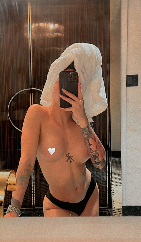 roselinllanes erotic actress photos