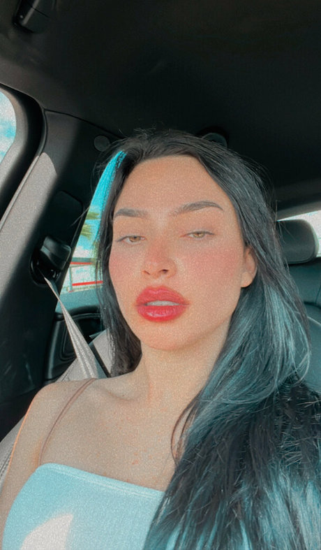 roselinllanes hot star image