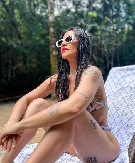 Cleo Pires pornstar nudes image