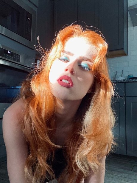 Cera Gibson model pretty archive