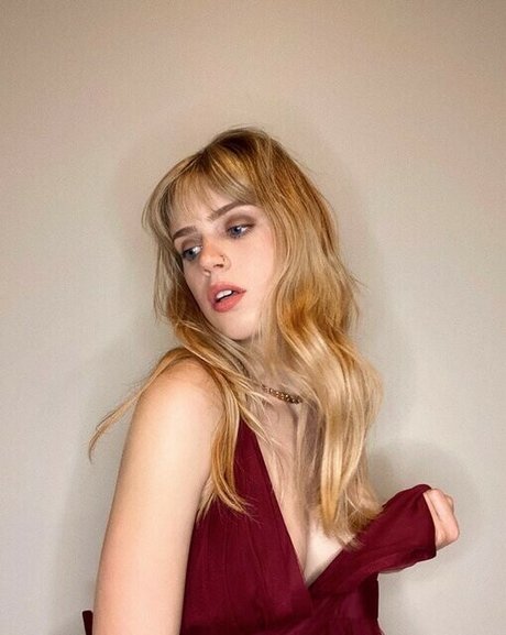 Cera Gibson model naked pictures