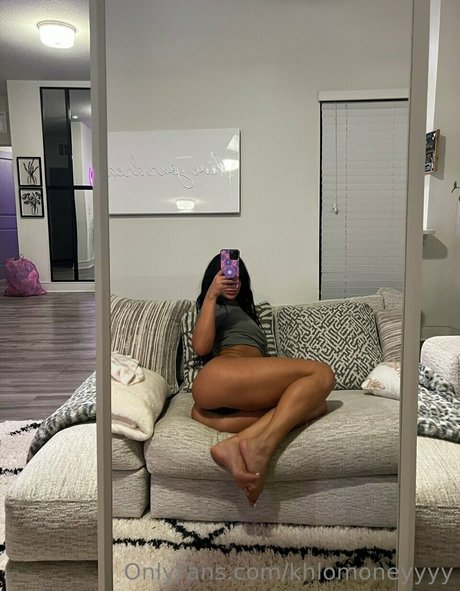 Chloe Swain adult model pic