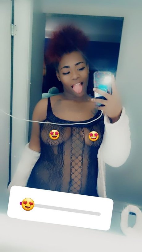 ItssHennesseyyy xxx star photos
