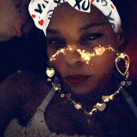 QUEENLIZZ nude star pictures