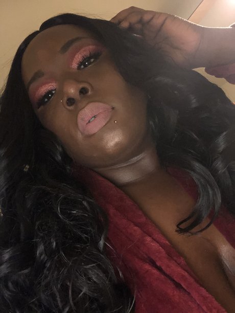 Kiki Kotton porn model gallery