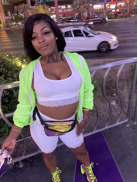 Money Maj_ pretty model gallery