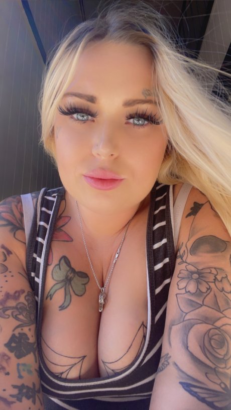 Haileybug erotic actress photo