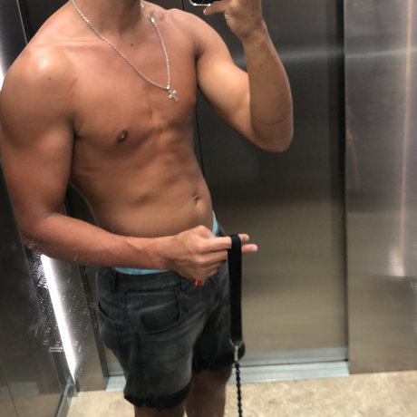 Matt Clavijo star sexy photo