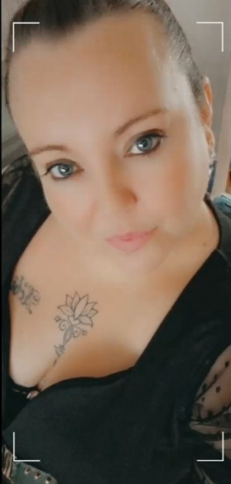 _volumptuousKim_ model nude photo